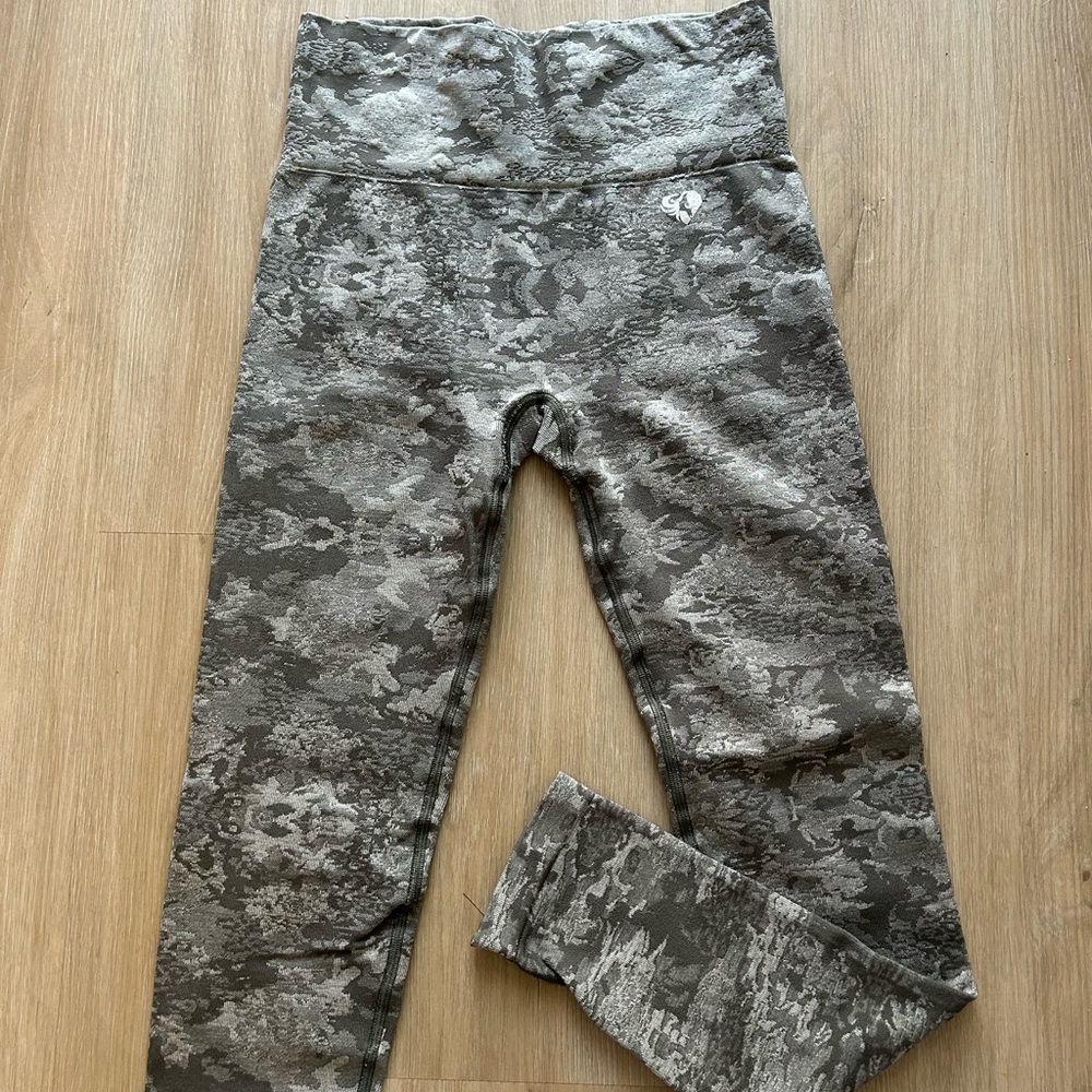 Women’s Best Camo Seamless Legging